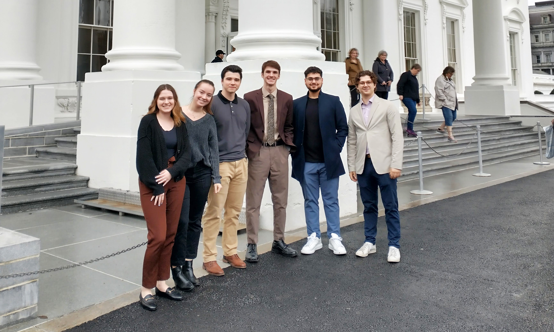 六个学生在πσα会议在华盛顿特区