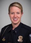 名身穿警察制服的妮可·汤普森的头像。