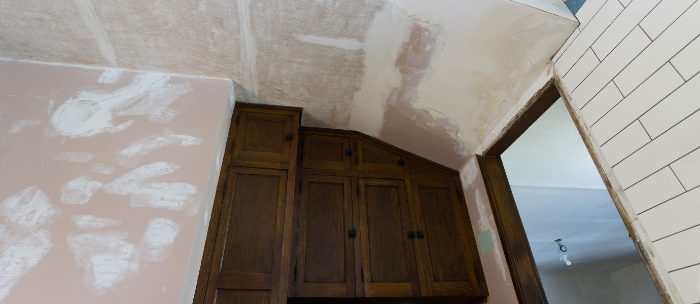 厨房橱柜和干墙装修